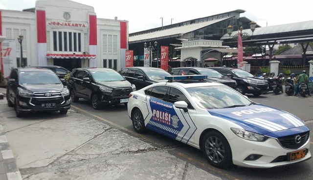 sewa mobil jogja